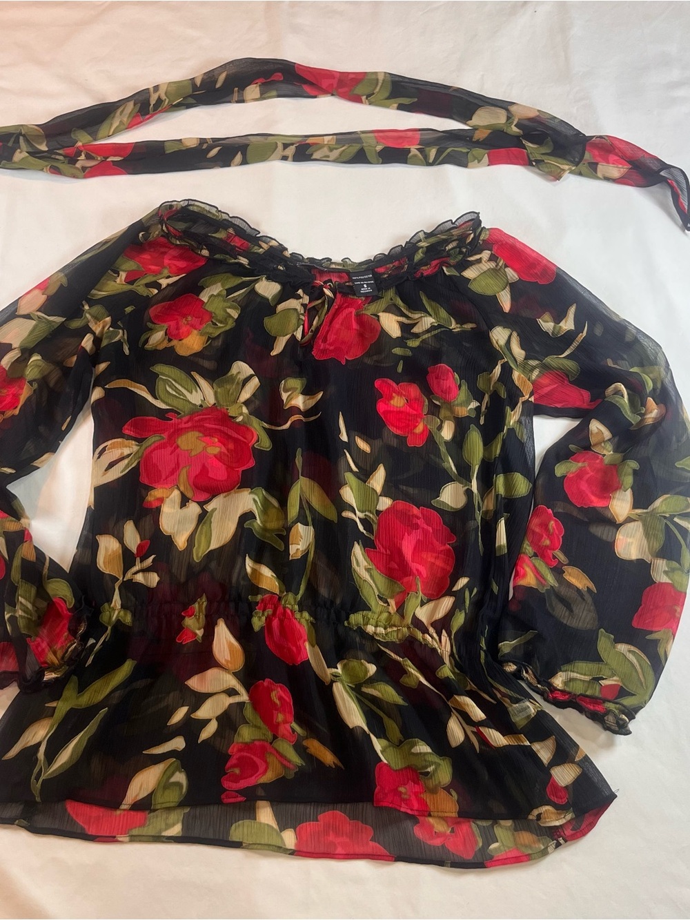 Romantic & Girly Women’s Sheer Floral Rose Blouse size S